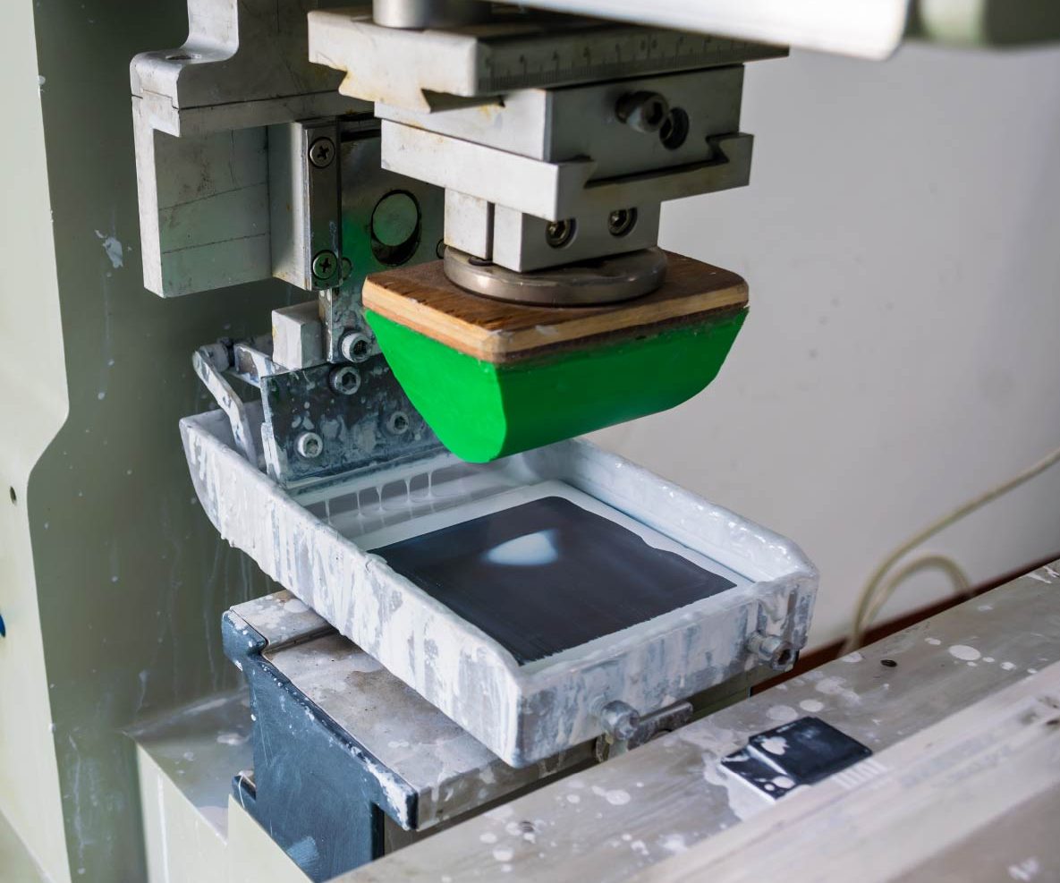 Servicios de tampografía para impresión en cerámica y tazas